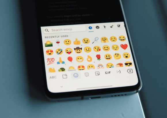 Jak emotikony w mailach mogą wpłynąć na twoje kampanie marketingowe?