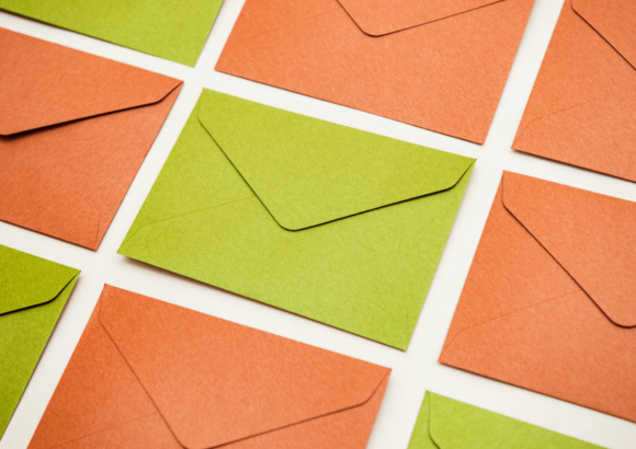 Jak radzić sobie z twardymi i miękkimi odbiciami w e-mail marketingu?